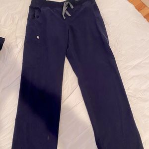 FIGS Kade Cargo Scrub Pant in Navy